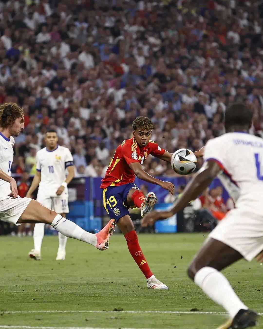 九游- 梅西新赛季技艺秀让对手无奈让球迷至嗨 