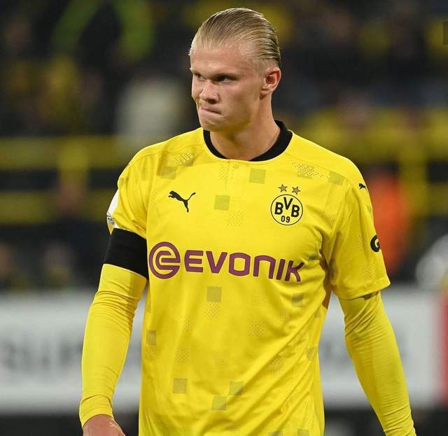 九游娱乐-关于哈兰德巅峰对决,萨拉赫与30激战切尔西分钟,战术调整胜负难料!的信息